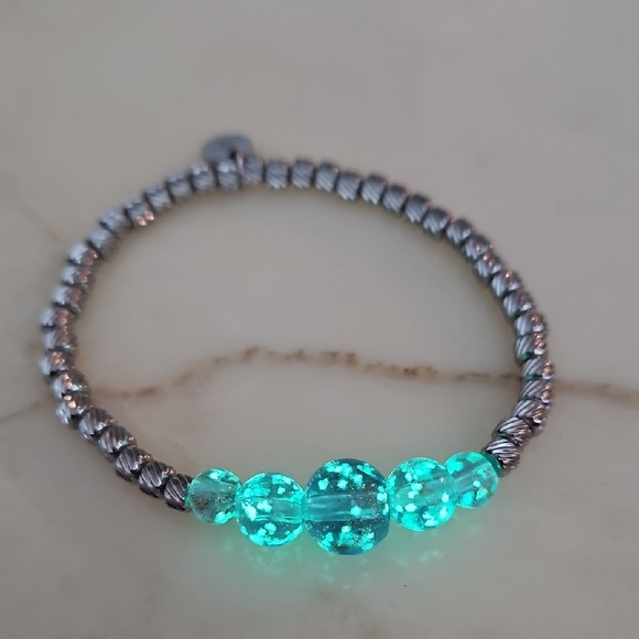 Nogu Indigo and Silver Beaded Stretch Bracelet *Glows* - Picture 2 of 7